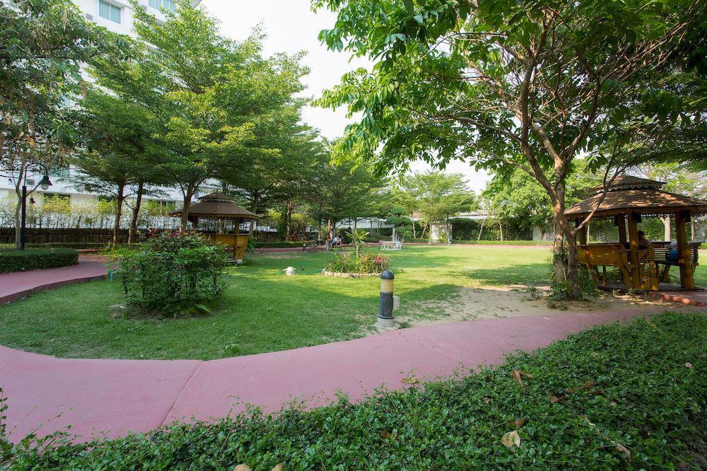 The Capital Resort @ Sukhumvit 50 Μπανγκόκ Εξωτερικό φωτογραφία The campus
