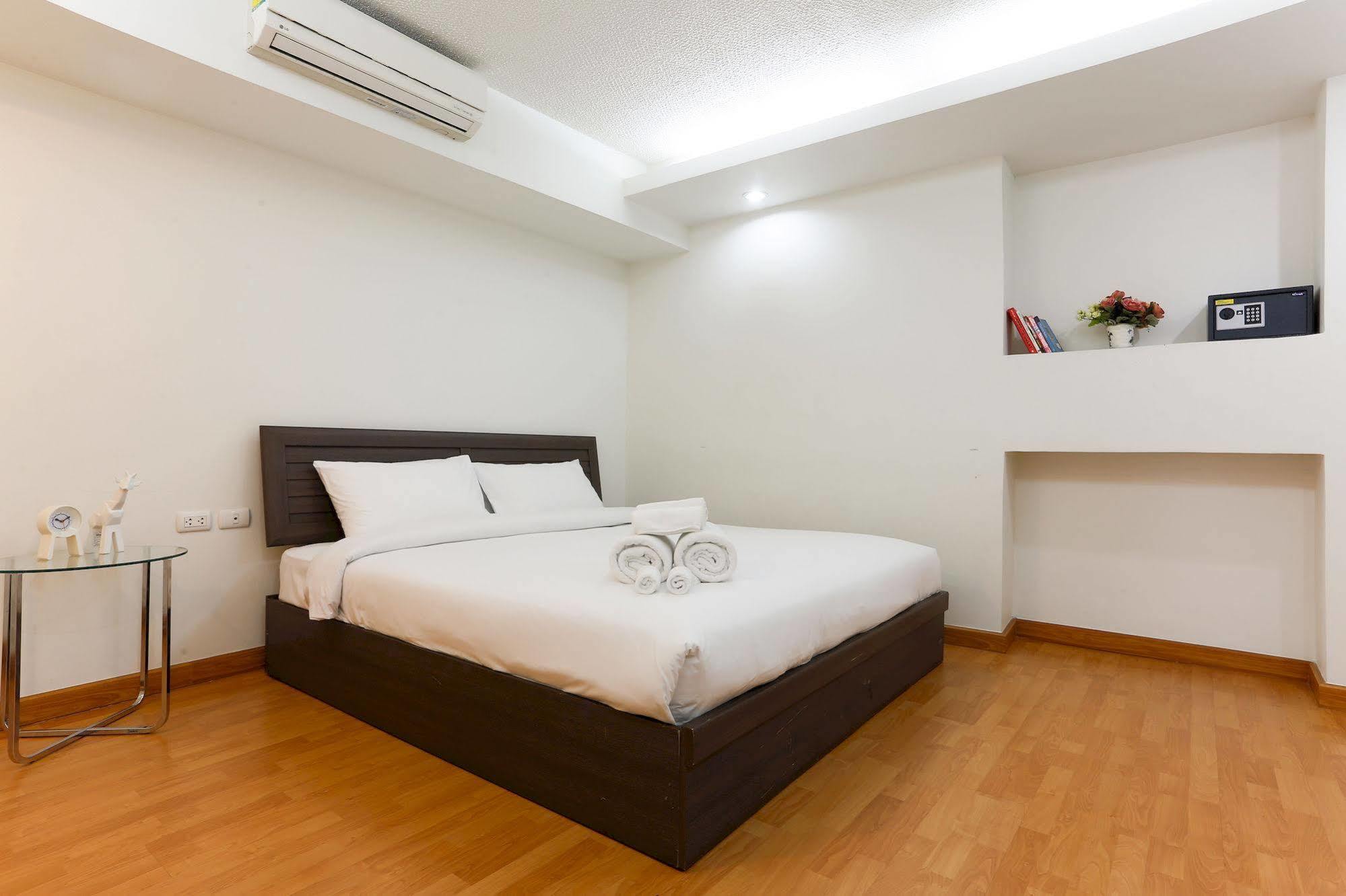 The Capital Resort @ Sukhumvit 50 Μπανγκόκ Εξωτερικό φωτογραφία A bedroom at the hotel
